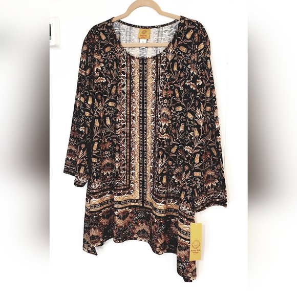 Ruby Rd Sharkbite Top - Picture 3 of 8